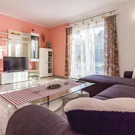 Beautiful Home In Butkovici With Wifi Holiday home