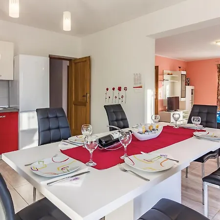 Holiday home Beautiful Home In Butkovici With Wifi