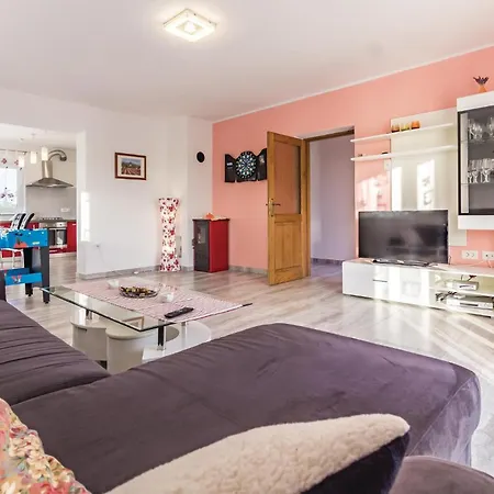 Beautiful Home In Butkovici With Wifi * Butkovici (Istria)