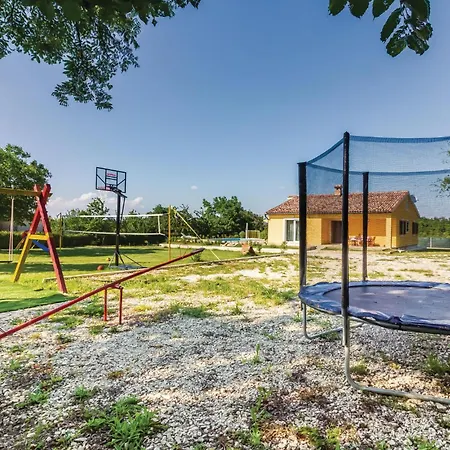 Beautiful Home In Butkovici With Wifi * Butkovici (Istria)
