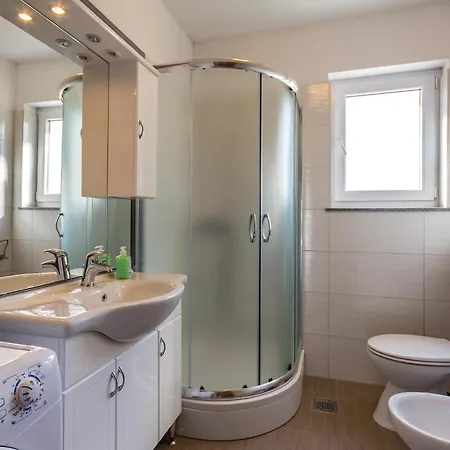 Beautiful Home In Butkovici With Wifi